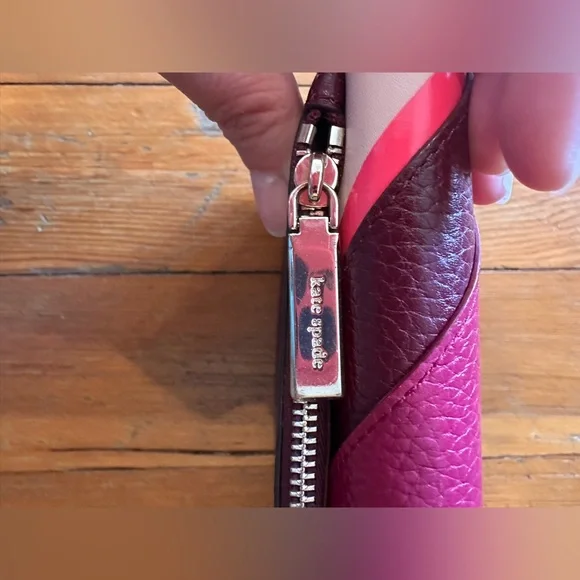 NWOT Kate Spade Kourtney Chevron Medium Clutch Wallet Wristlet - Picture 6 of 6